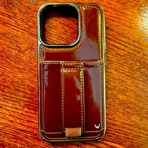 Wallie Case Cherry Lacquer IPhone 16 Pro